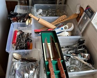 KNIVES, UTENSILS, FLATWARE