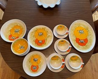 VINTAGE MANCIOLI DISHES