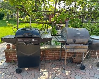 BBQ GRILLS