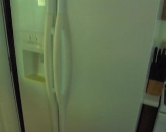 Maytag side by side ref/freezer w/ice & water dispenser