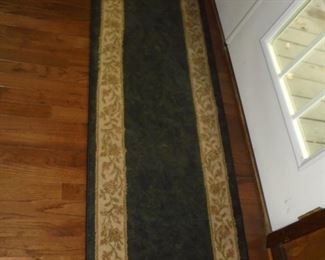 Carpet runner 8'x2'