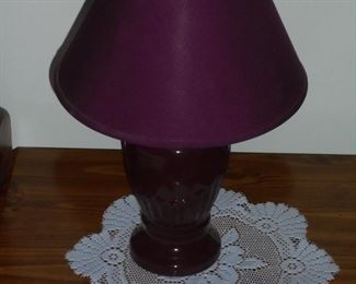 1 of 2 matching small table lamps