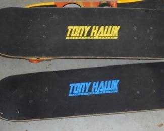 Pair Tony Hawk skate boards