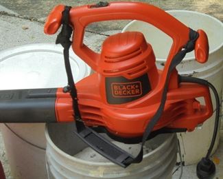 B&D leaf blower