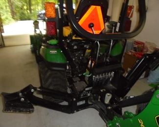 John Deere tractor - 1025R/ 68 total hours/ factory front end loader/ factory back hoe with stabilizers/ 2019.