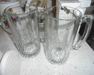 2 glass mugs