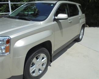 2013 GMC Terrain  30,000 miles, small SUV, serviced every 2 months, garage kept, champagne white, black fabric interior, AM/FM/CD/USB. One owner. Runs perfect, cold air and has all paper work. Clear title. 