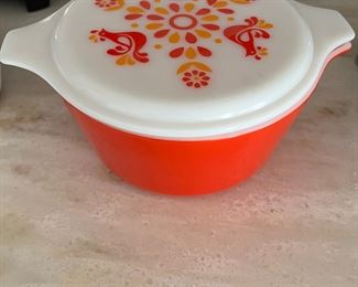 Mint Pyrex Rooster Casserole Dish