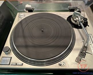 Technics SL-1200MK2 Direct Drive Turntable