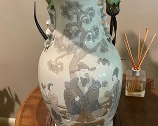 Large Mandarin Lladro vase