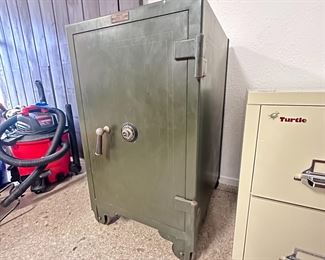 Certified Victor Safe
