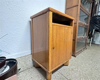 Oak Storage Cube (no key)
