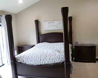 4-Poster Bed Frame and Matching Nightstands
