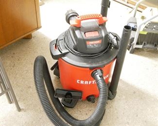 Craftsman 4.25 Peak HP Wet/Dry Vac w/Attachments

