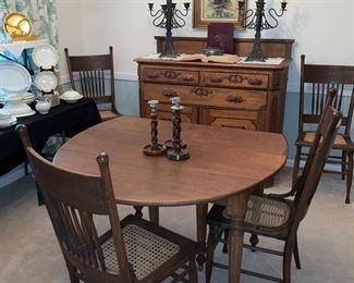 Dining room table, drop leaf, multiple leaved, from small to large