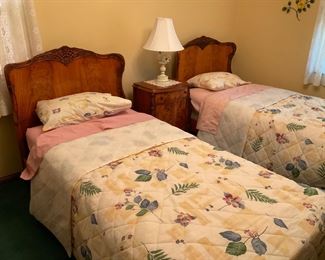 MATCHING TWIN BEDS