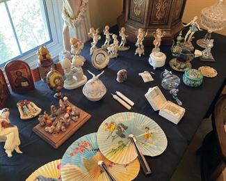 SMALLER COLLECTIBLES FIGURINES