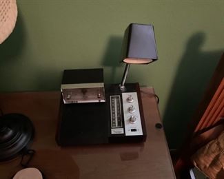 VINTAGE LAMP/ RADIO/CLOCK SET