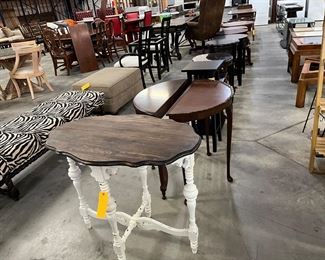 Coffee tables
End tables 