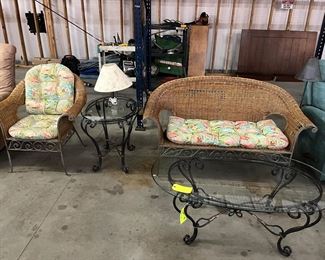 4 piece wicker set
Cushions sold separately