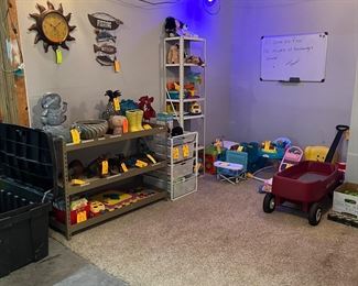 Toys
Wall hanging
Outdoor figurines