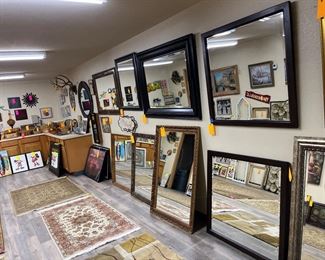 Rugs
Mirrors
Pictures