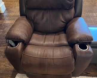 Homestretch Power Recliner 