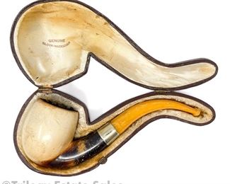 Bent Dublin Shape Meerschaum Estate Pipe in Presentation Case