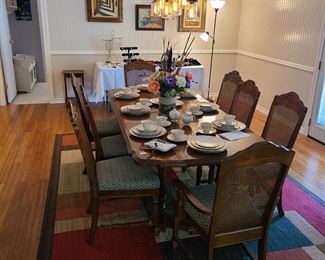Dining Room Table with 6 chairs