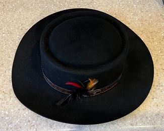 Vintage Stetson "Revenger" Style (Size 7 1/4)  ~ in like new, excellent condition