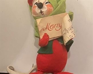 Annalee Mobilitee Caroler doll