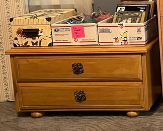 Left chest of drawers/bench