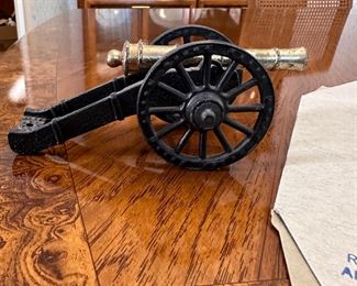 1776 Revolutionary War American 6 pounder field cannon replica figurine by Penncraft 7"