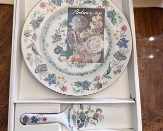 Andrea by Sadek floral cake plate and server