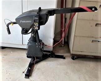 Bruno hydraulic scooter lift