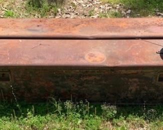 Long and very heavy toolboxes