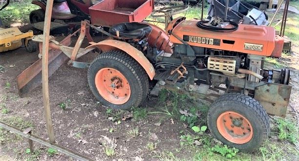Kubota B6000E tractor