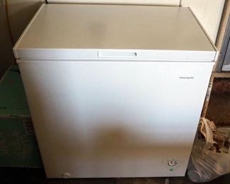 Frigidaire Chest Freezer Model, FFCS0722AW, Powers On