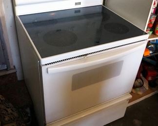 Kenmore Flat Top 4 Burner Electric Stove, 45.5" x 30" x 28"