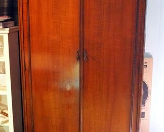 Lane Midcentury Modern Cedar Lined Footed Wardrobe With Beveled Glass Mirror And Tie Hanger, Includes Key, 70" x 38" x 22"