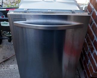 Kenmore Automatic Dishwasher, Model # 665.12093K210, 34" x 24" x 26"