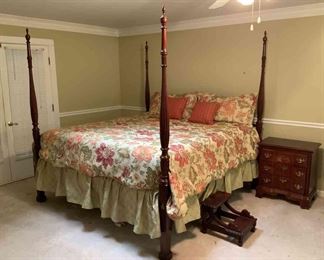 Craftique King Size Four Poster Bedroom Set