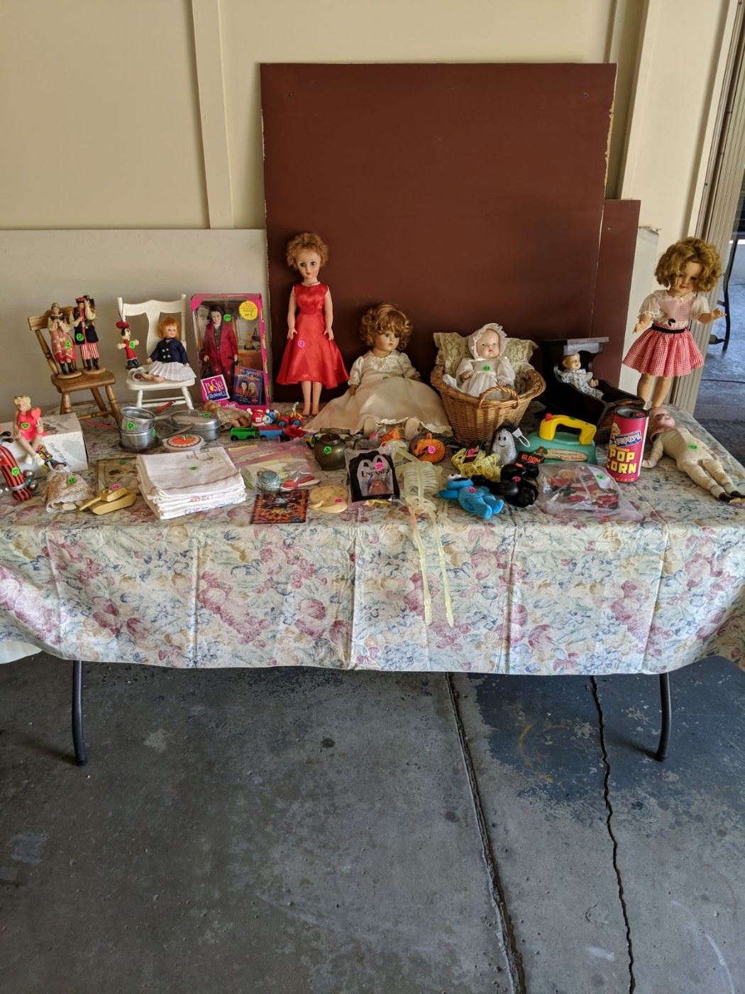 Grosse Ile Collectibles & Antique Outdoor Sale starts on 5/12/2023