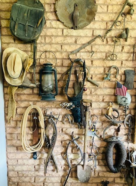 Vintage Western/Texas Collectables.