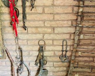 Vintage Western/Texas Collectables. Various Collectable Barbed Wire.