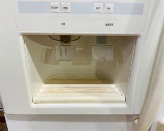 Whirlpool Side by Side Refrigerator/Freezer.