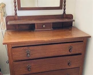 Antique Oak Dresser w/Mirror.
