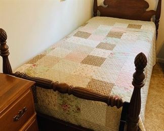 Vintage Pineapple Four Poster Bed.