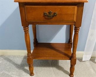 Vintage Ethan Allen Style End Table/Night Stand.