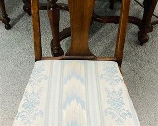 Vintage Round Wood Dining Table and 4 Chairs.